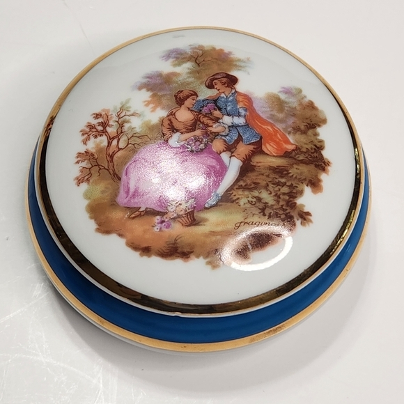 Vtg Limoges Porcelain Trinket Box Victorian Couple France Fragonard Romantic - Picture 3 of 15